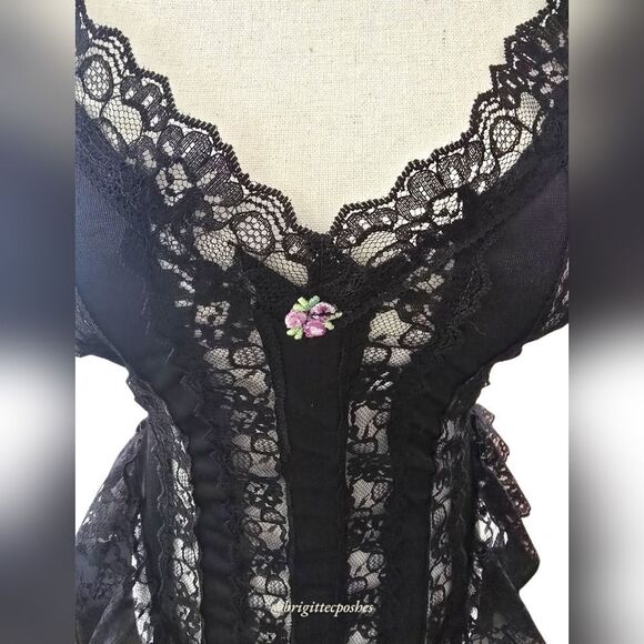 VINTAGE Black Lace Lingerie With Black Lace Fingerless Gloves And Garter - Picture 3 of 9